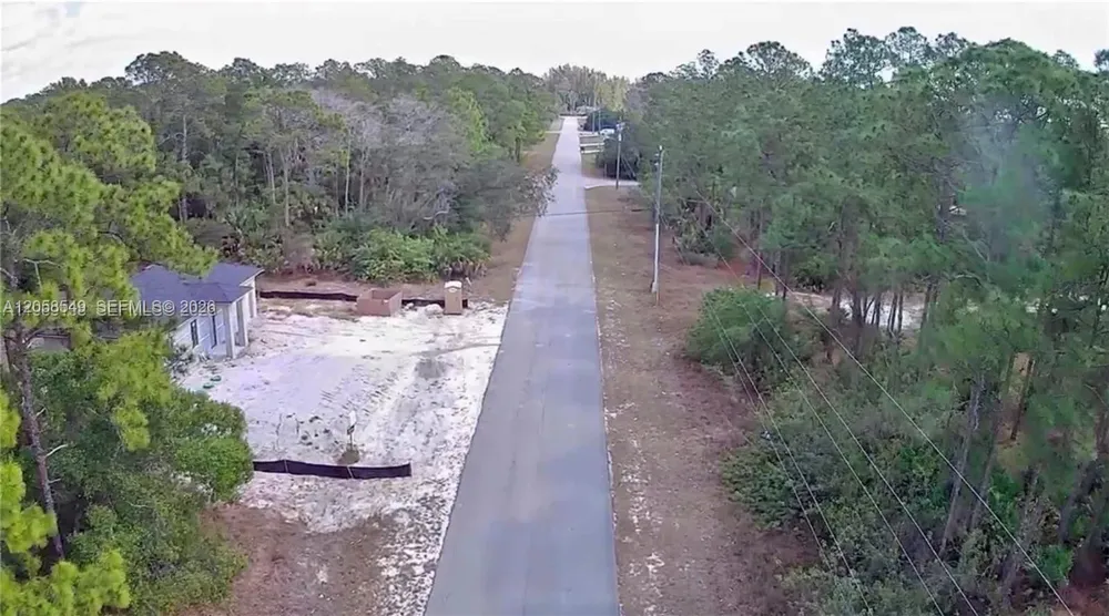 901 E 17th St Lehigh Acres, FL 33972