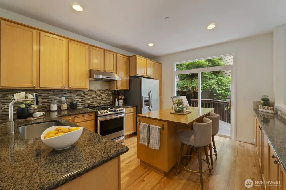 71 Sunset Court NW Issaquah, WA 98027