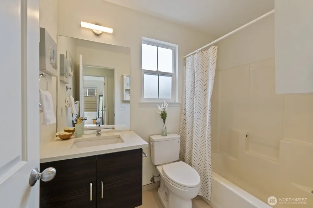 71 Sunset Court NW Issaquah, WA 98027