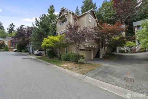 71 Sunset Court NW