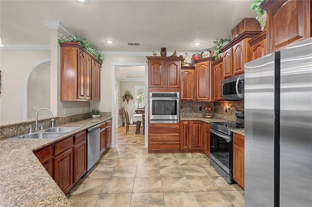 3660 FUTCH LOOP Plant City, FL 33566