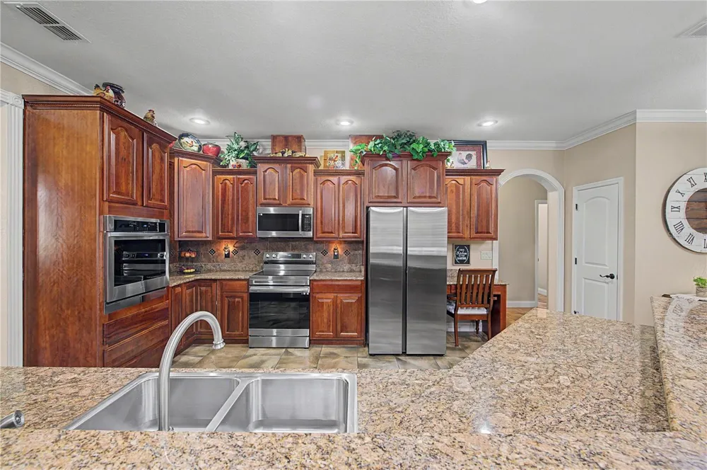 3660 FUTCH LOOP Plant City, FL 33566