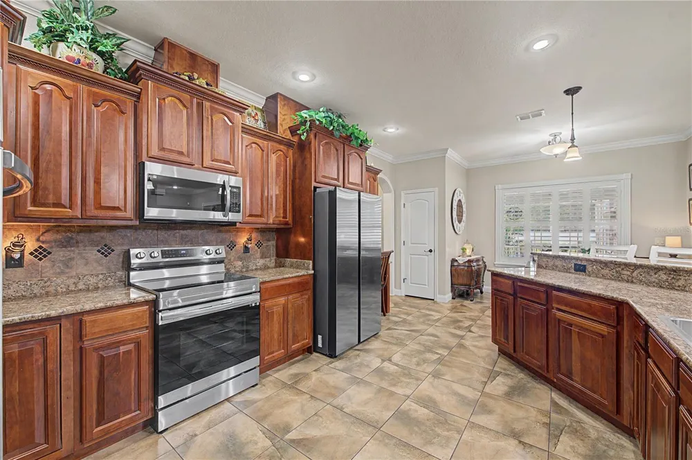 3660 FUTCH LOOP Plant City, FL 33566