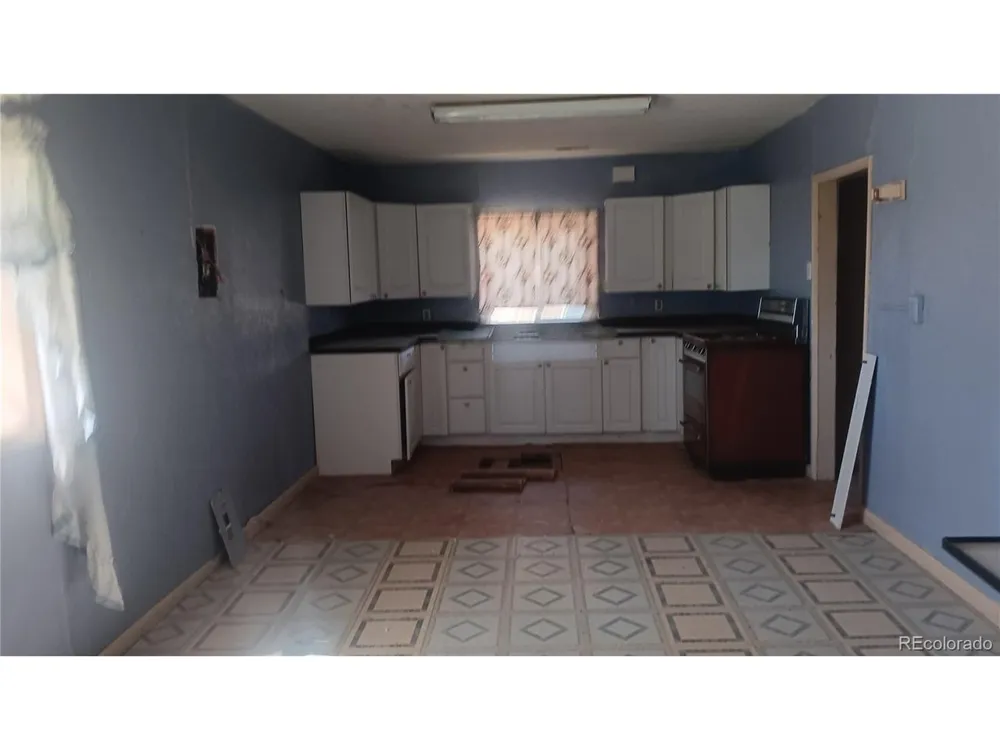 937 Elm Avenue Las Animas, CO 81054