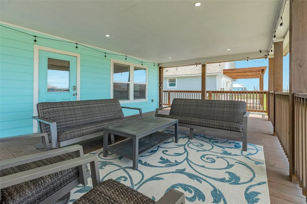 1741 Bluewater Highway Surfside Beach, TX 77541