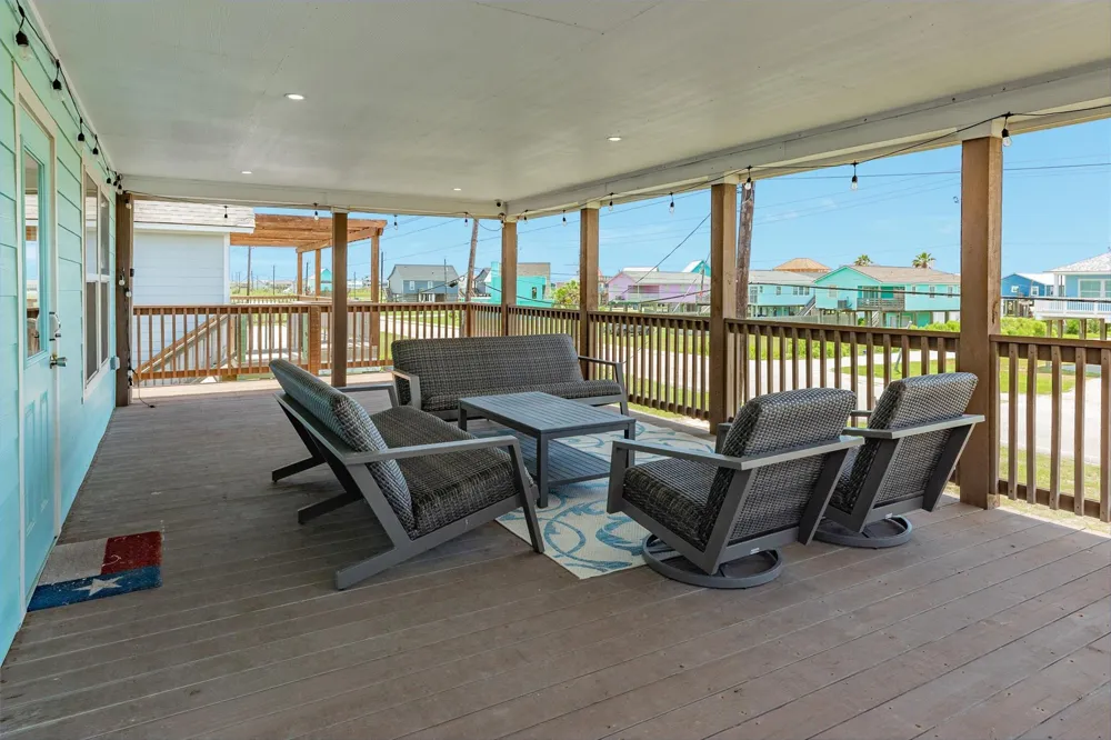 1741 Bluewater Highway Surfside Beach, TX 77541