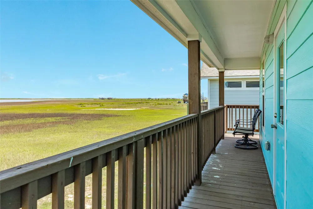 1741 Bluewater Highway Surfside Beach, TX 77541