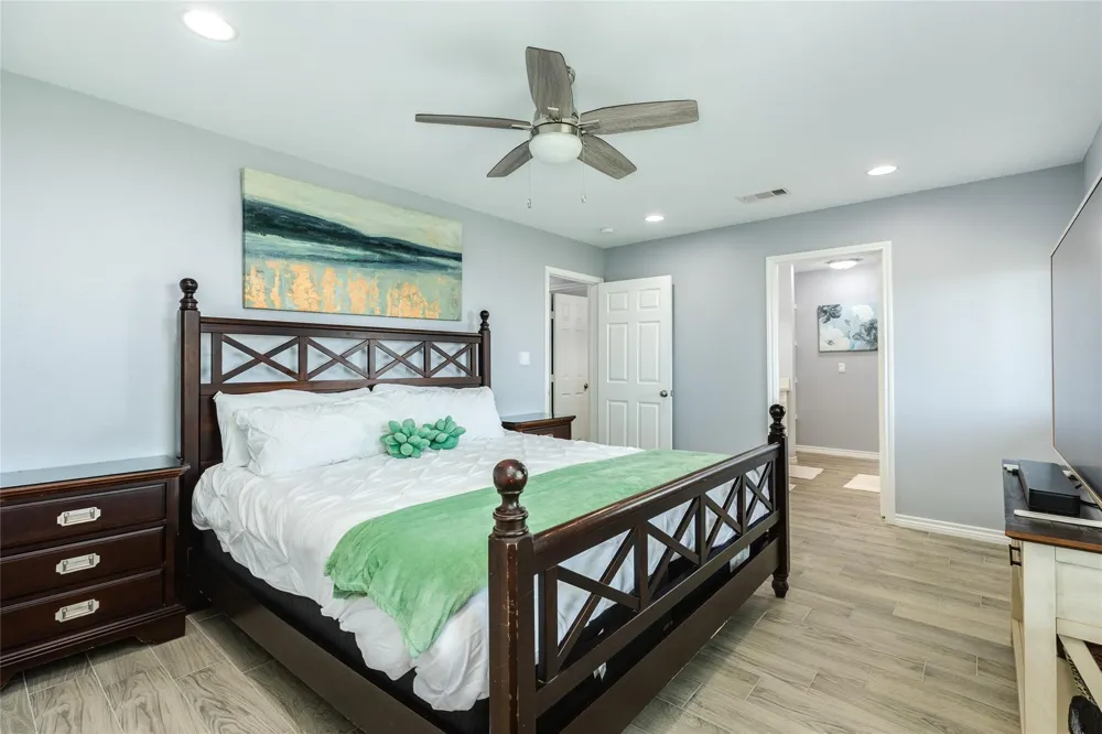 1741 Bluewater Highway Surfside Beach, TX 77541