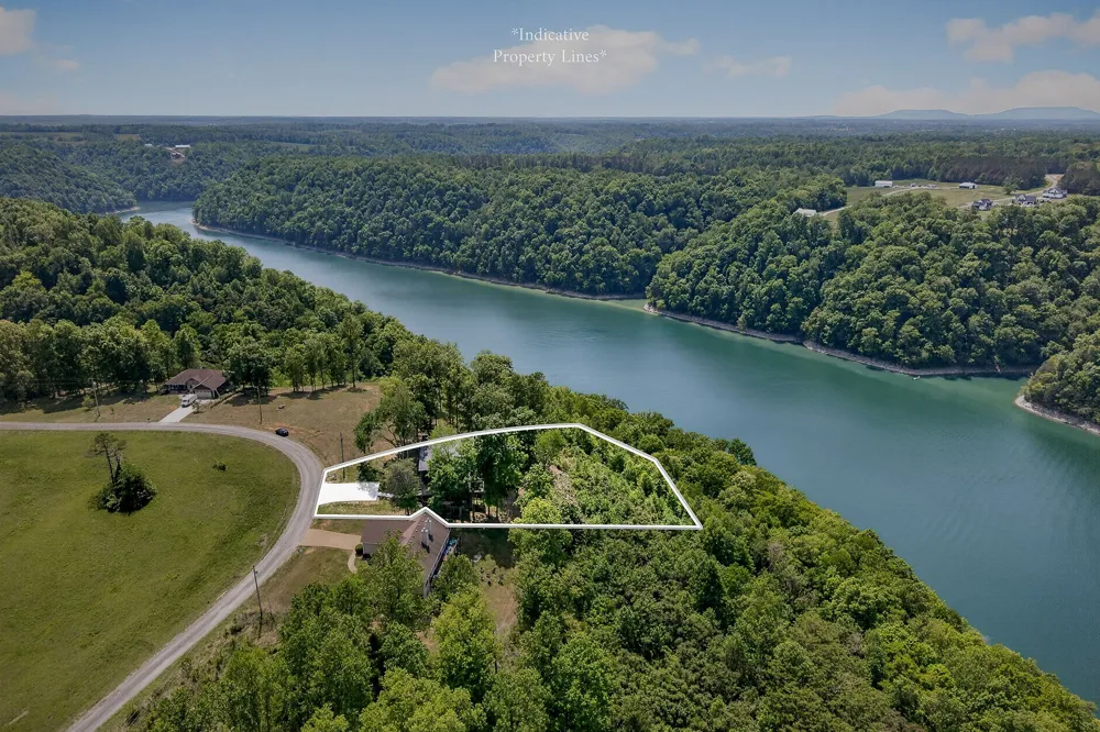 1171 Hutchins Bend Rd W Sparta, TN 38583