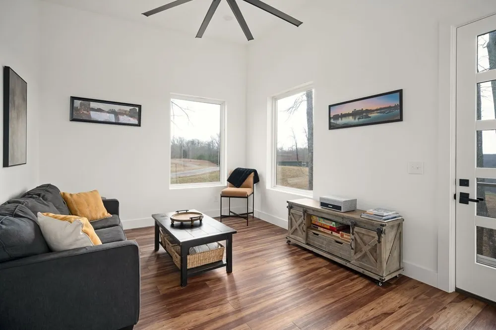 1171 Hutchins Bend Rd W Sparta, TN 38583