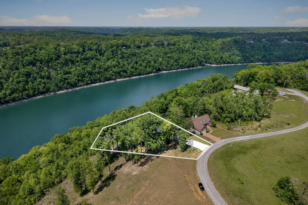 1171 Hutchins Bend Rd W Sparta, TN 38583