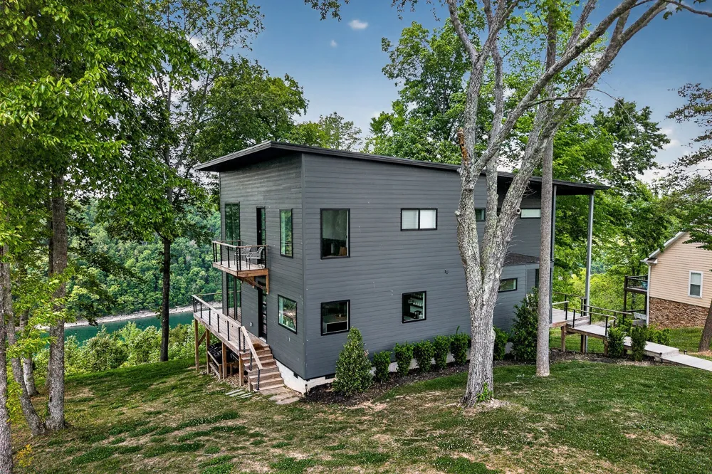 1171 Hutchins Bend Rd W Sparta, TN 38583