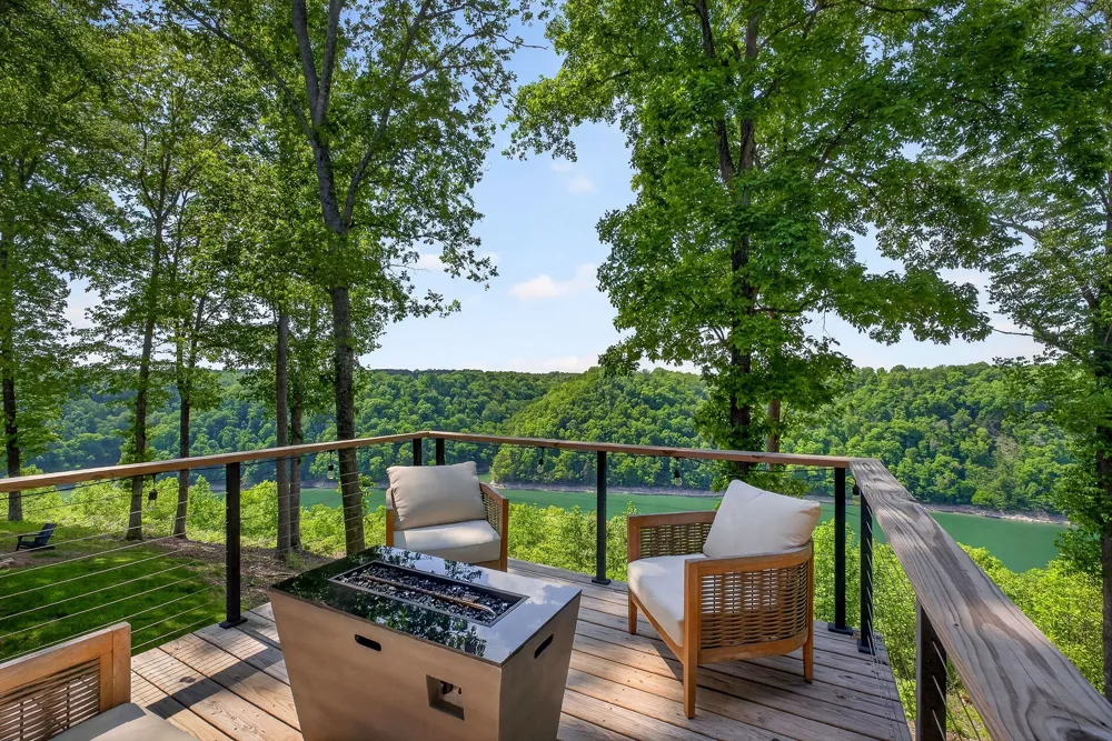 1171 Hutchins Bend Rd W Sparta, TN 38583