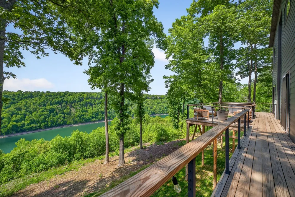 1171 Hutchins Bend Rd W Sparta, TN 38583