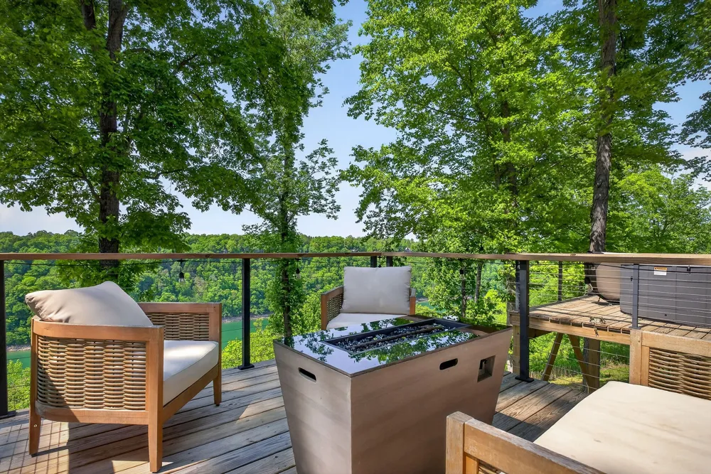 1171 Hutchins Bend Rd W Sparta, TN 38583
