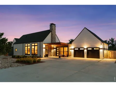 1563 Spring Creek Xing
