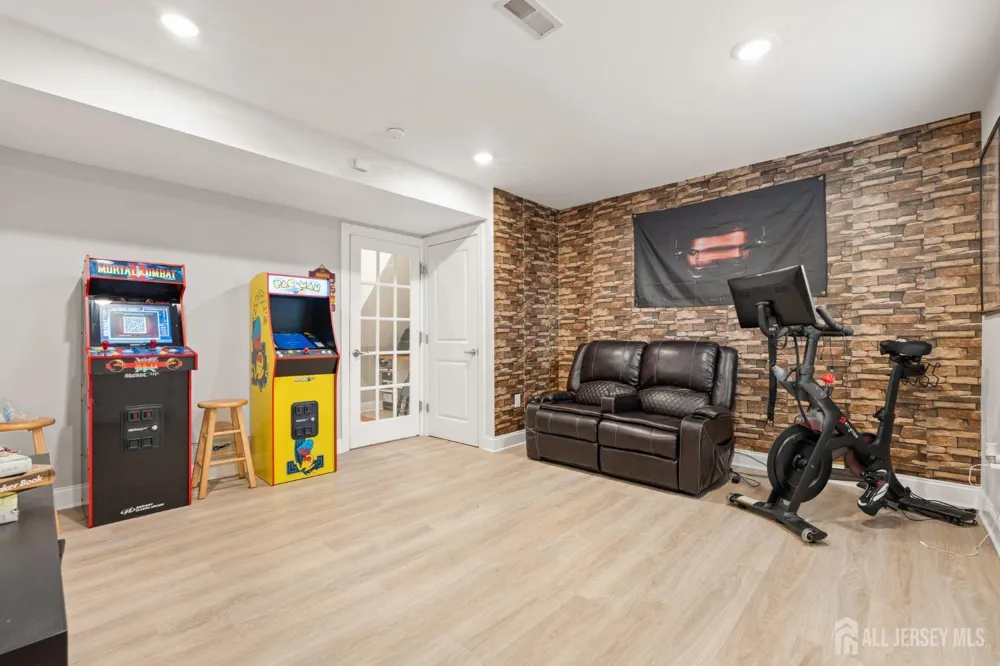 322 Mcguire Place Perth Amboy, NJ 08861
