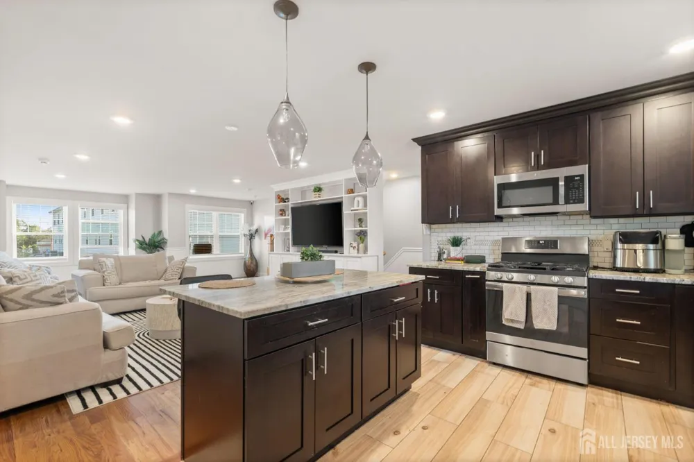 322 Mcguire Place Perth Amboy, NJ 08861