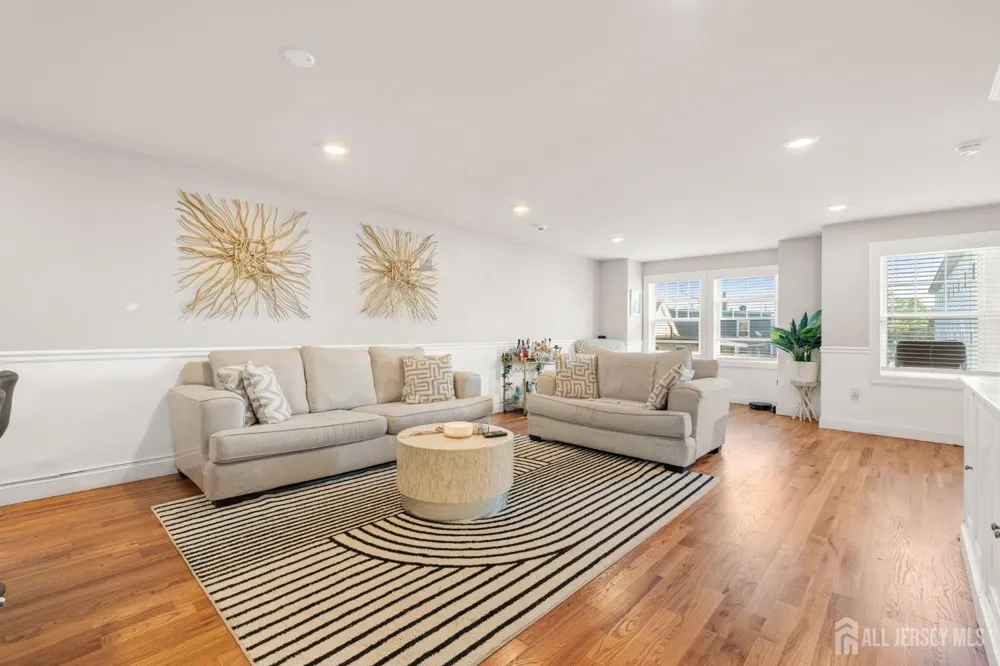 322 Mcguire Place Perth Amboy, NJ 08861