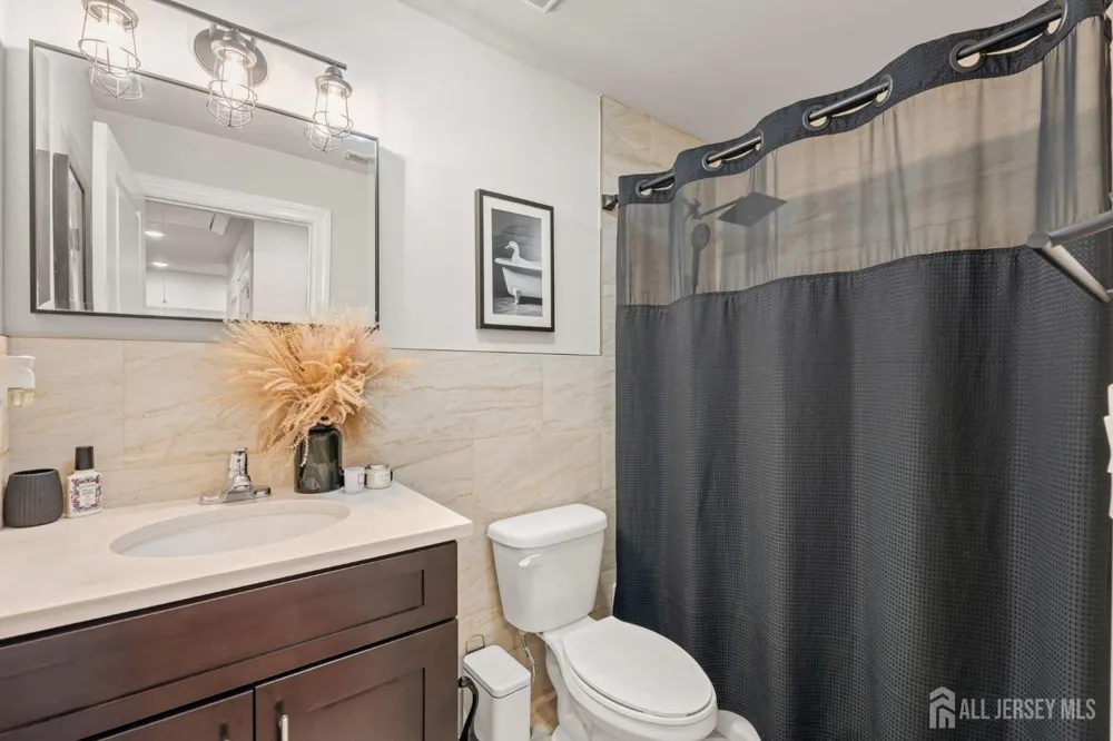 322 Mcguire Place Perth Amboy, NJ 08861