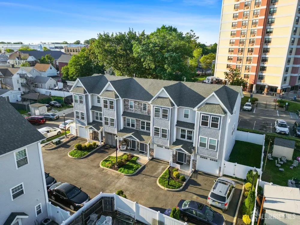 322 Mcguire Place Perth Amboy, NJ 08861