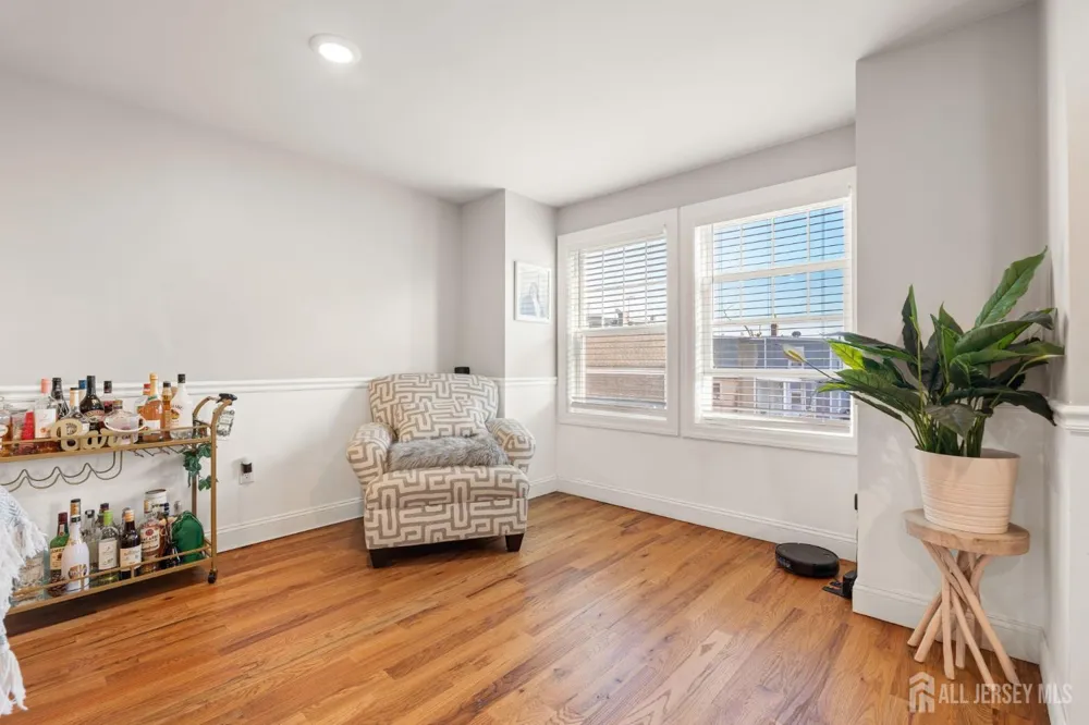 322 Mcguire Place Perth Amboy, NJ 08861