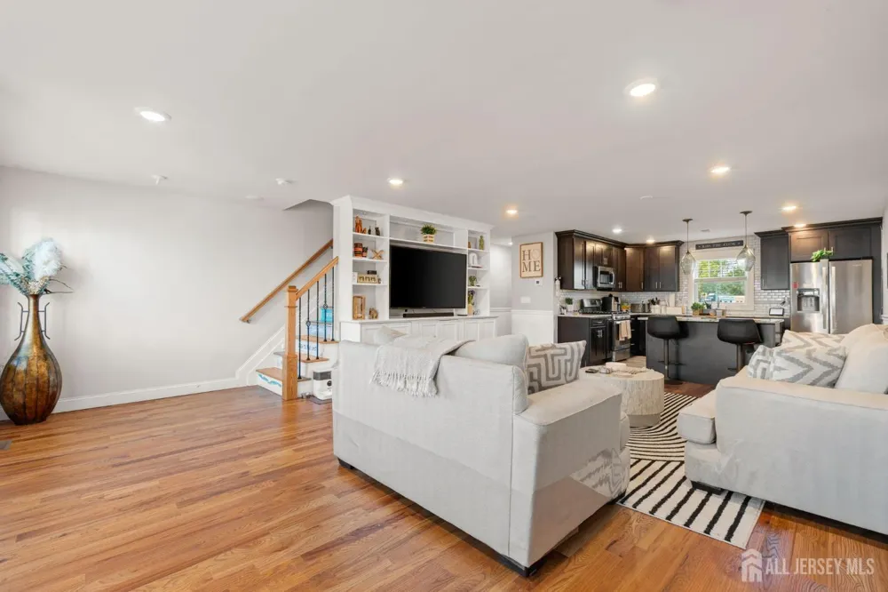 322 Mcguire Place Perth Amboy, NJ 08861