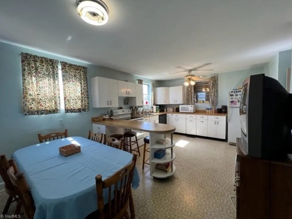 4445 E Pine Street Mount Airy, NC 27030