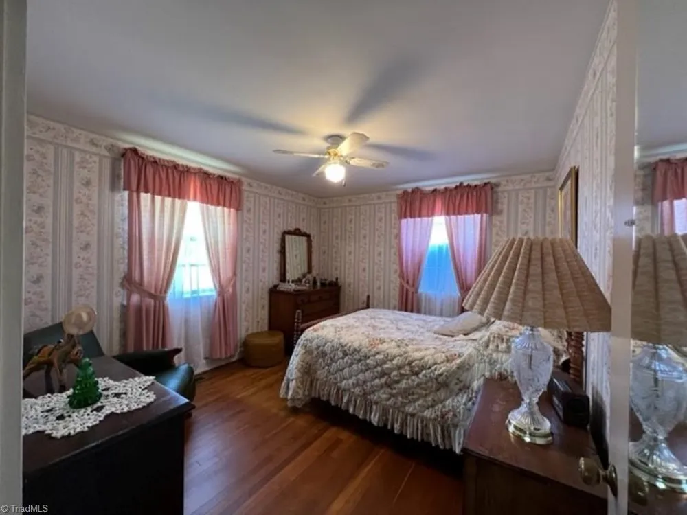 4445 E Pine Street Mount Airy, NC 27030