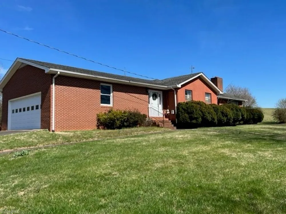 4445 E Pine Street Mount Airy, NC 27030