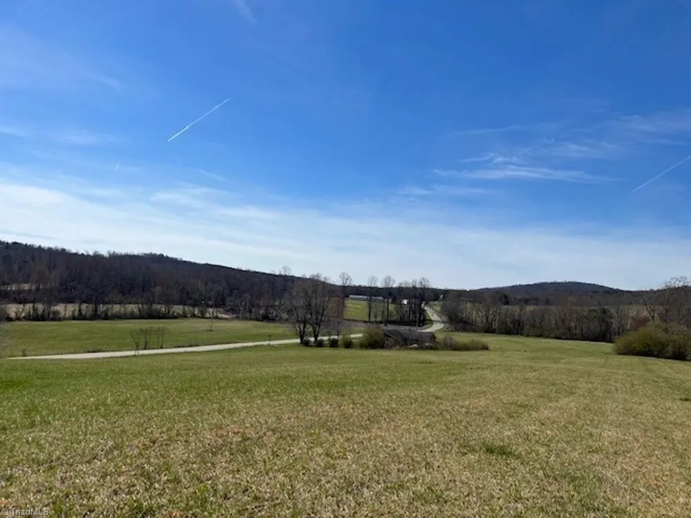4445 E Pine Street Mount Airy, NC 27030