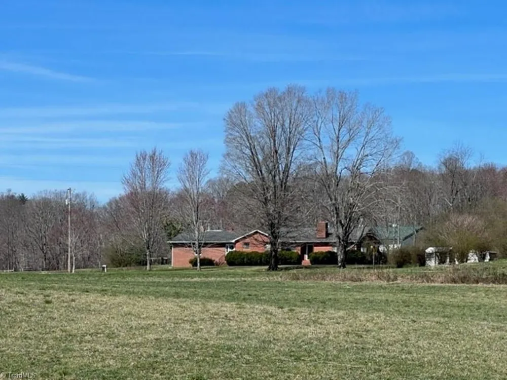4445 E Pine Street Mount Airy, NC 27030