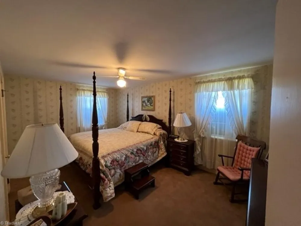 4445 E Pine Street Mount Airy, NC 27030