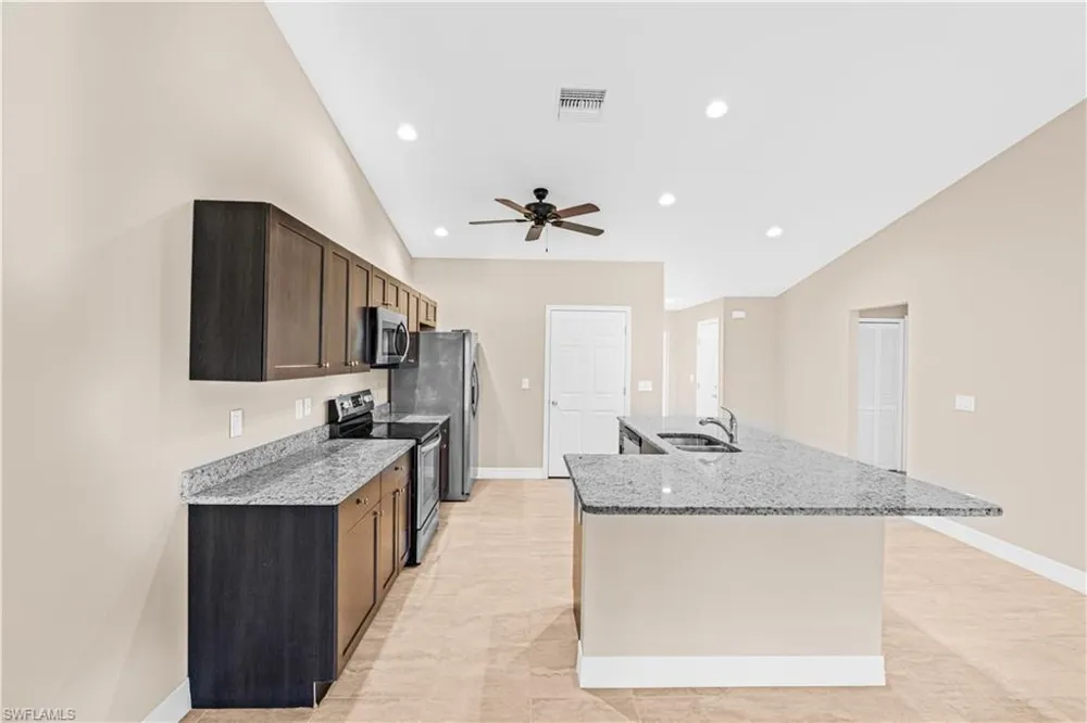 3507 SW Santa Barbara Place Cape Coral, FL 33914