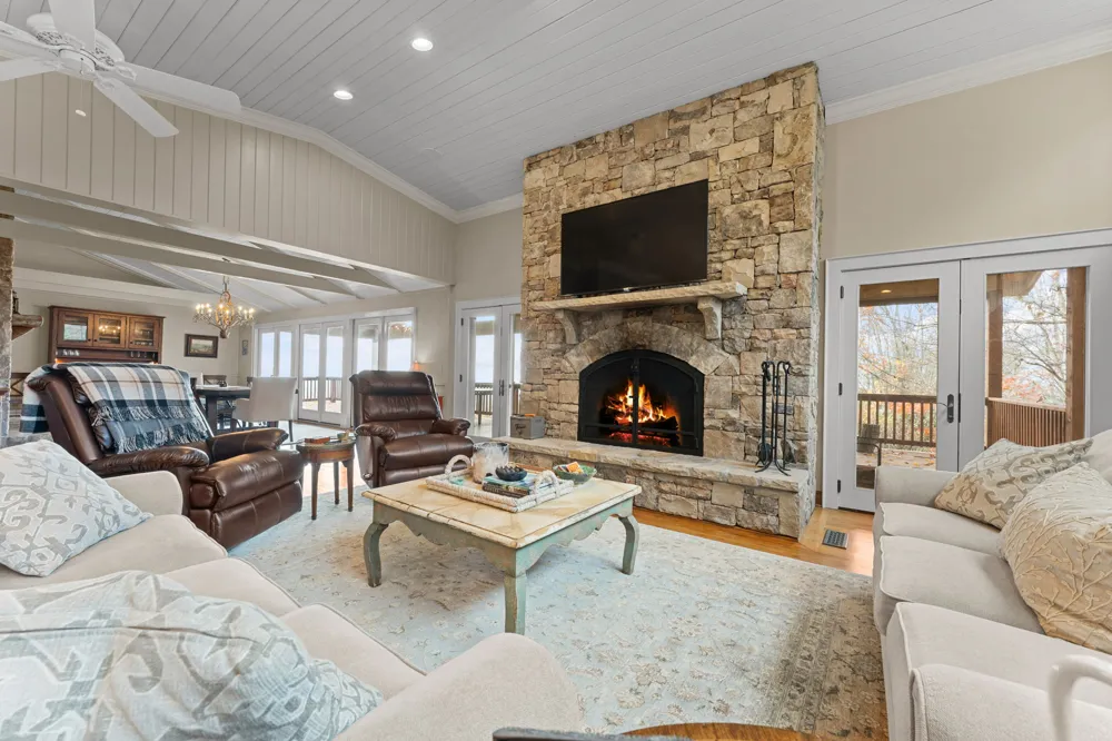 444 Old Orchard Road Highlands, NC 28741