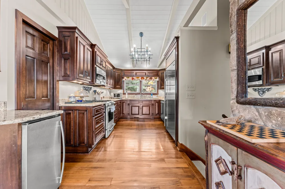 444 Old Orchard Road Highlands, NC 28741