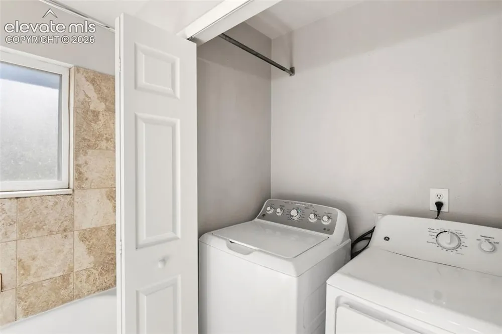 2429 W Anjelina Circle Colorado Springs, CO 80916