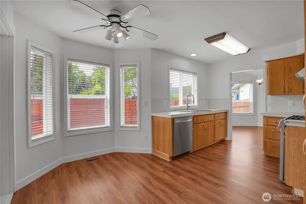 703 NW 114th St Vancouver, WA 98685
