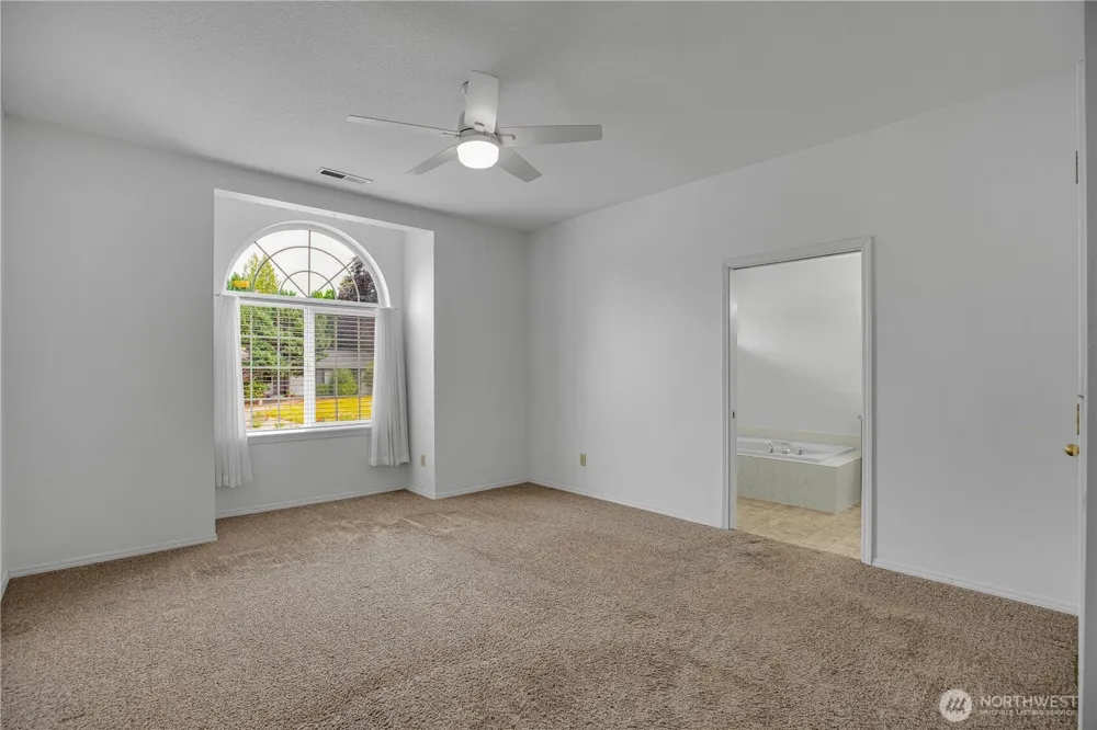 703 NW 114th St Vancouver, WA 98685