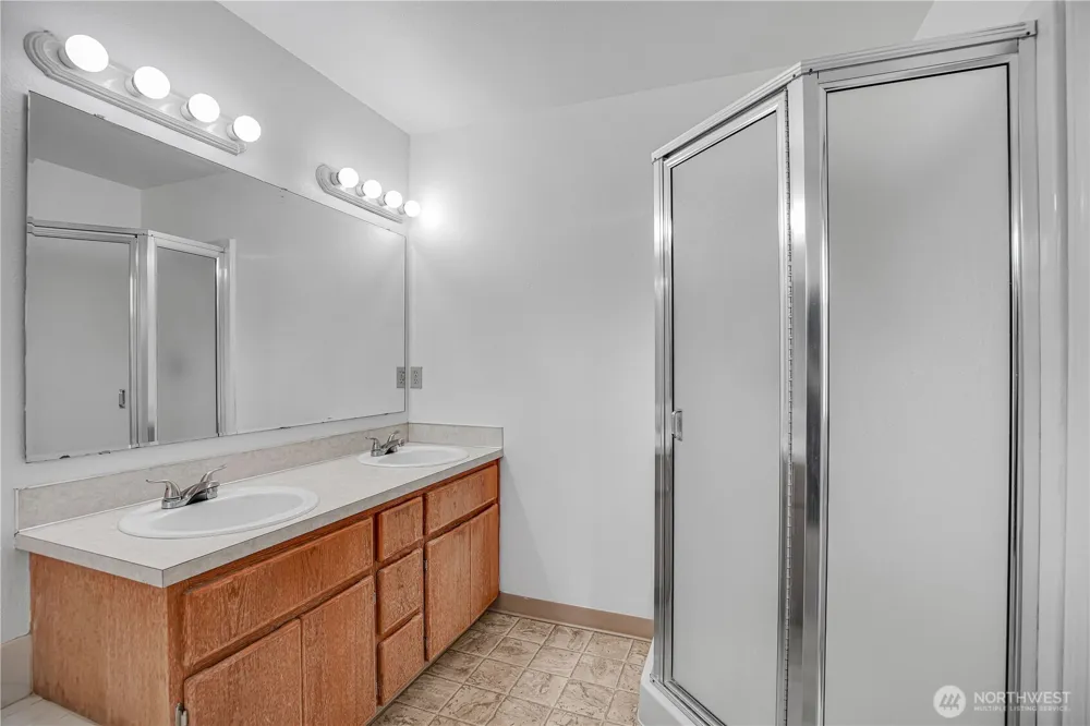 703 NW 114th St Vancouver, WA 98685