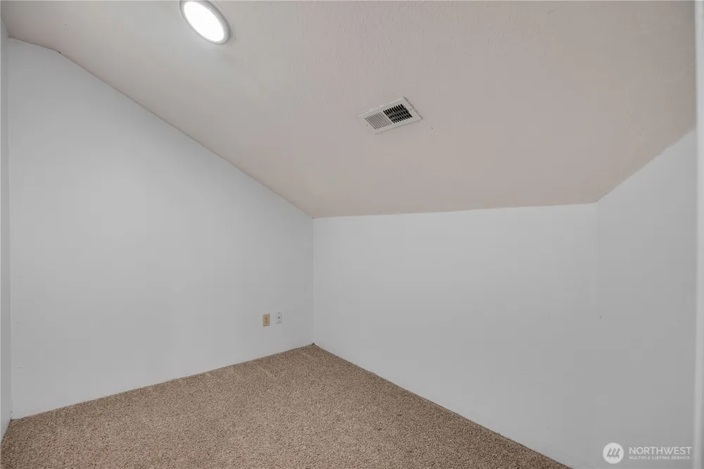 703 NW 114th St Vancouver, WA 98685