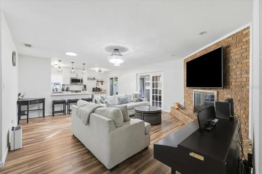 230 LEITHA WAY Lakeland, FL 33809