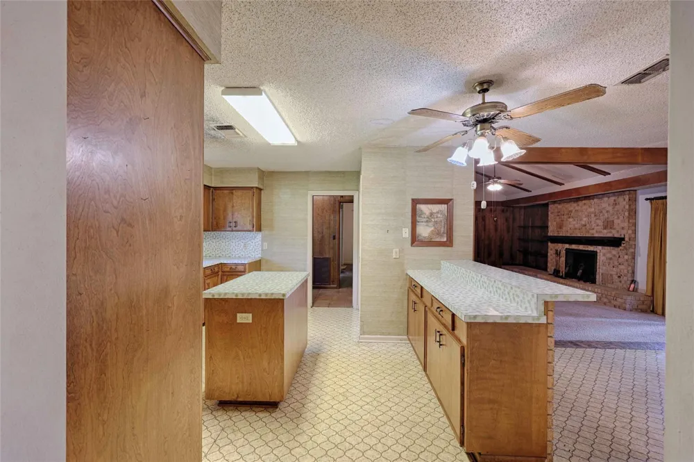 808 Herder Avenue Schulenburg, TX 78956