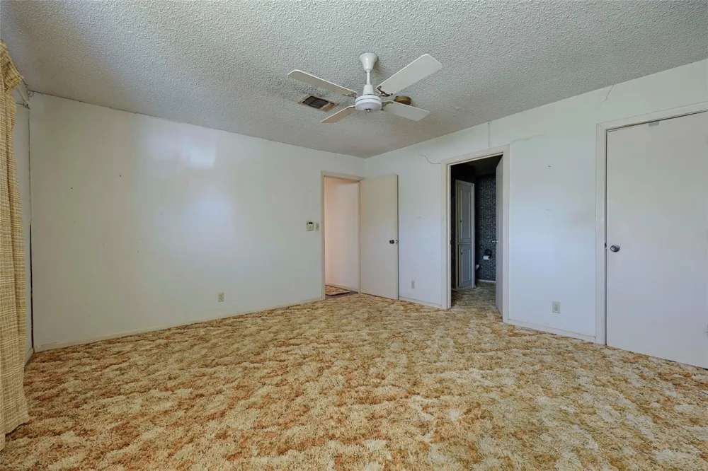 808 Herder Avenue Schulenburg, TX 78956