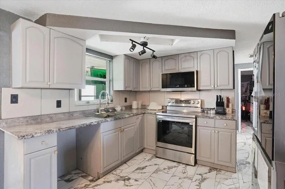 3208 KILBURN ROAD Holiday, FL 34691