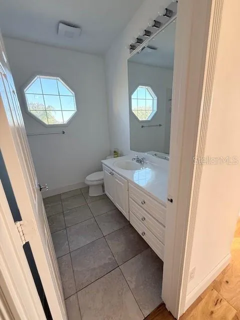 1650 NAPOLI Sarasota, FL 34232
