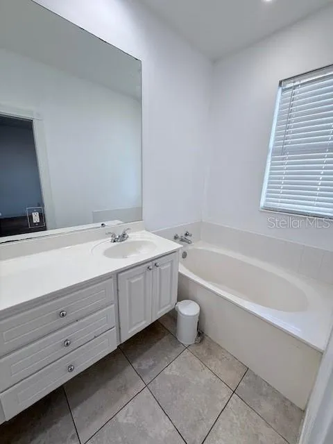 1650 NAPOLI Sarasota, FL 34232