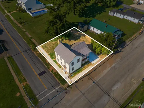 305 W Walnut Street