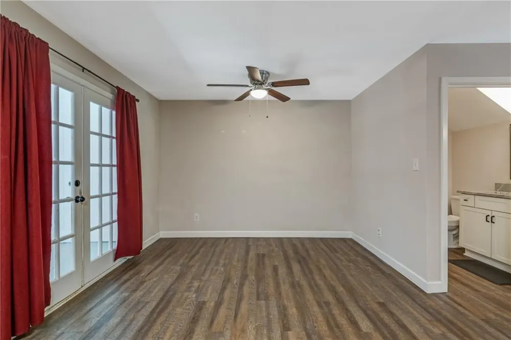 725 Anderson Walk Marietta, GA 30062