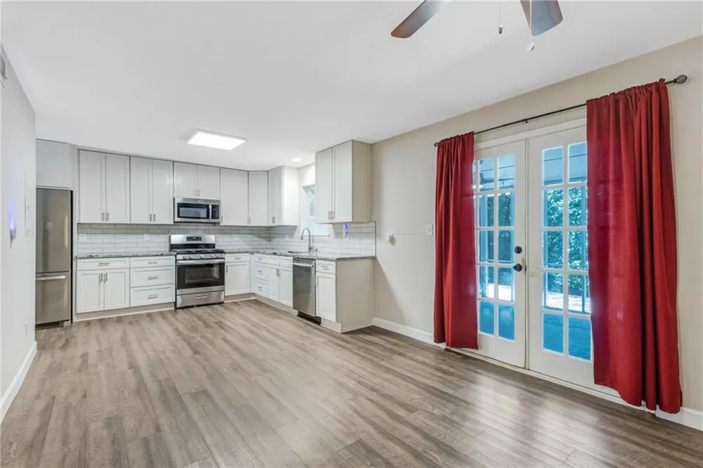 725 Anderson Walk Marietta, GA 30062